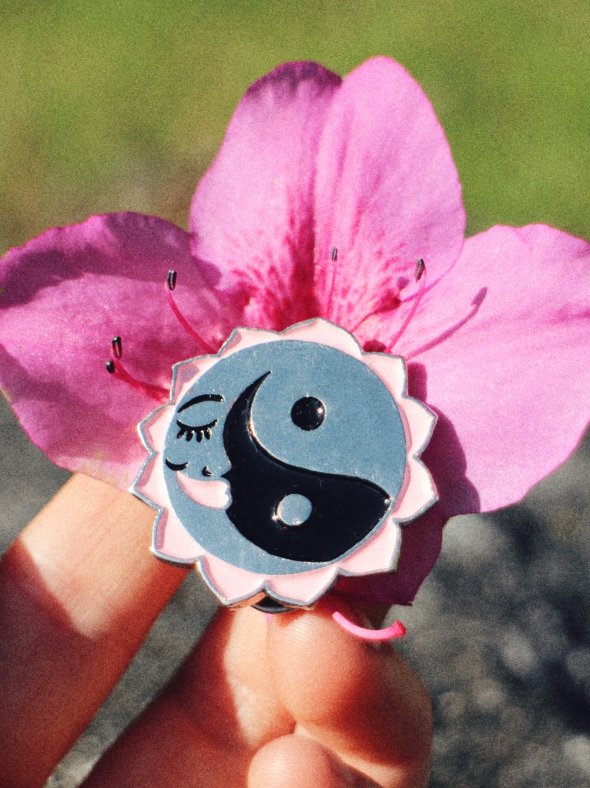 Pin Luna Yin Yang